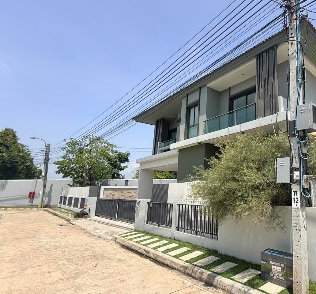 Saransiri Srivaree - Image 2